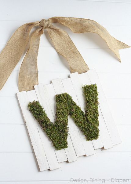 moss-monogram-hanging-sign